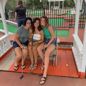 Meet your Posher, Winny